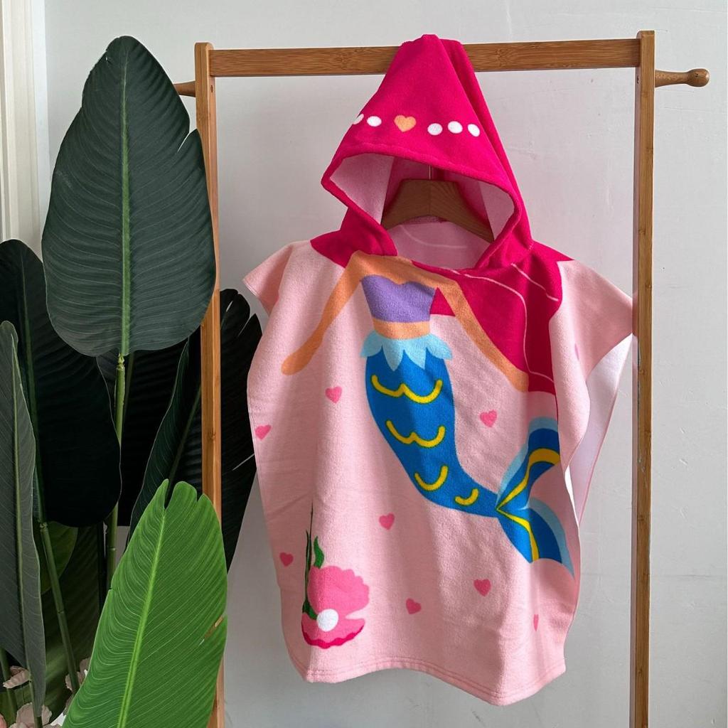 Children's Hooded Bath Towel: Antibacterial, Quick-Drying, Wearable Cloak for Bath or Beach.
