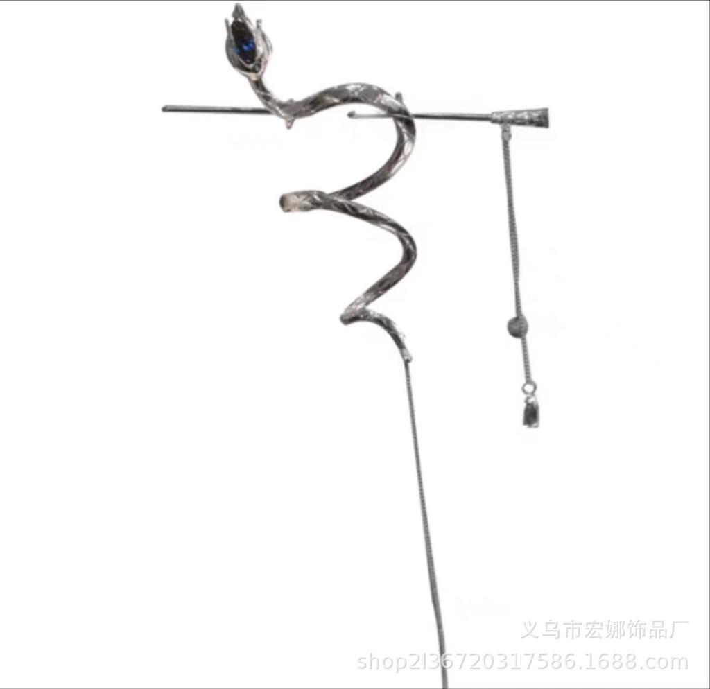 Medusa Tassel Metal Hairpin: Elegant Headdress for Women's Bun Hairstyles