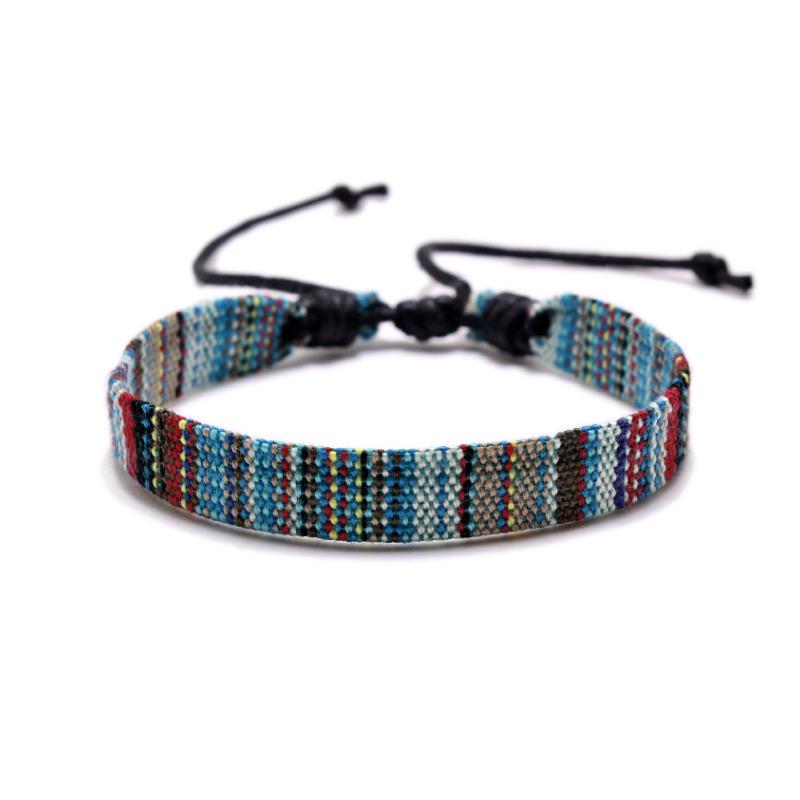 

Многоцветный браслет ручной работы из хлопка и льна в этническом стиле