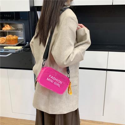 The New Shoulder Bag of the Season, Jelly Transparent Personalized Fashion Small Square Bag, Girl Ins Anti-splashing Messenger Bag
