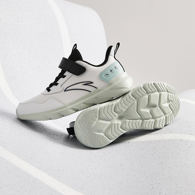 Anta Kids Vitality Simple Versatile Lightweight Shock Absorbing Breathable Low Top Running Shoes Kids Running Shoes Gray Black Blue A12435568-1