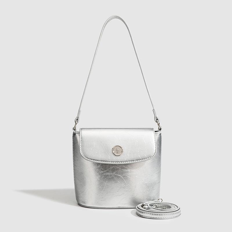 

Новый нишевый дизайн серебряная сумка через плечо сумка женская модная текстурная простая сумка-мессенджер летняя квадратная сумка через плечо серебряный