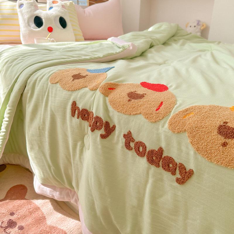 Hello Kitty 2026 Summer Quilt Set: New Style, Air Conditioning Compatible, Machine Washable, Single Student Four-Piece.