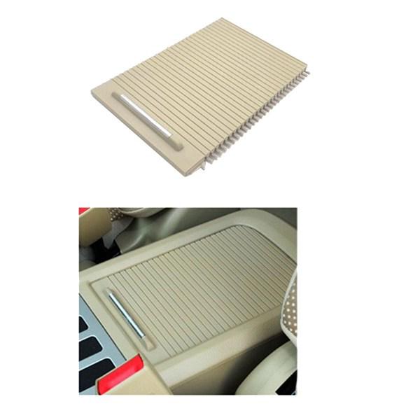 Beiger ABS-Schiebe-Rollladen-Becherhalter für die Mittelkonsole eines Great Wall Autos