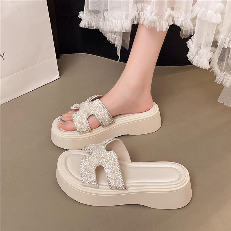 Beautiful rhinestone thick-bottomed cool slippers women's summer wear 2025 new fairy style with skirt beach one-word slippers