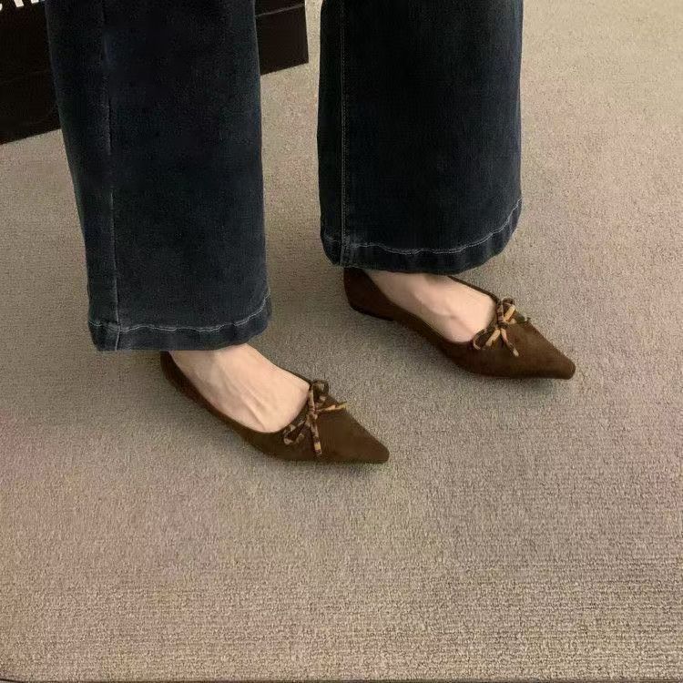 Retro non-slip flat shoes, small fragrant style pointed head, shallow mouth fashion bow single shoes women's 2026 new models