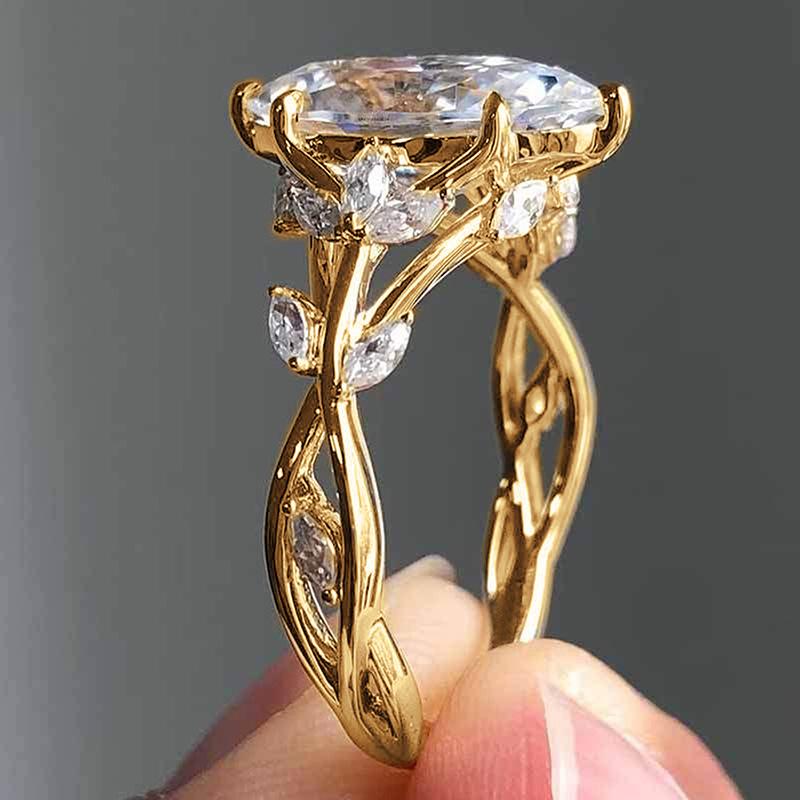 Exquisite Set of Zirconia-studded Ring for Women. Palace-style Leaf and Vine Design Ring. Fashionable and Luxurious Style.