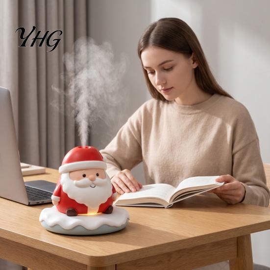 Christmas Table Decoration Santa Claus Humidifier, Mini Cool Mist Resin Atmosphere Night Light Humidifier with LED for Car Bedroom Home Office Silent