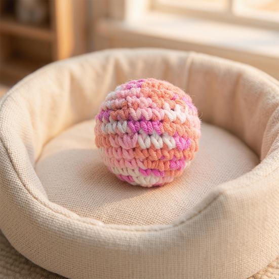Gehäkelter Katzenball Spielzeug Handgemacht Bunter Katzenball mit Glöckchen Weicher Katzen Rassels Ball Spielzeug für Indoor Kätzchen Kauen Jagen Schlagen