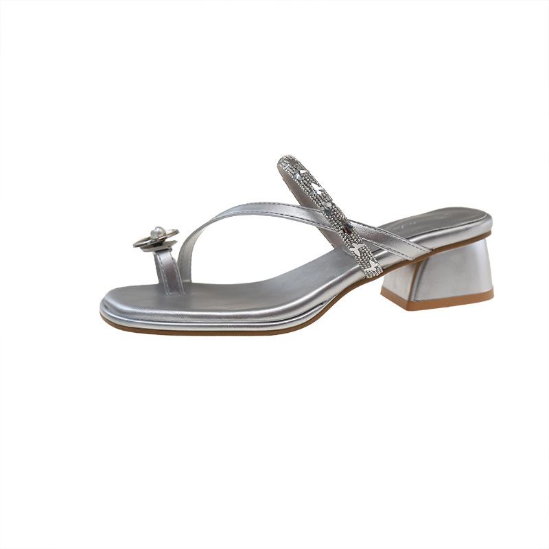 New temperament outer thick heel slippers 2025 French year fairy cool slippers rhinestone summer shoe cover toe