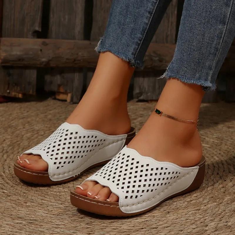 

Обувь женская 2024 года, горячая распродажа, женские тапочки с открытым носком, повседневные тапочки для улицы, женские сандалии на танкетке с круглым носком больших размеров 43 белый
