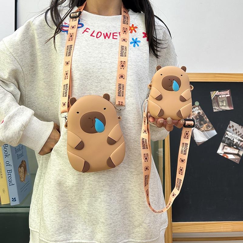 Cute Kapibara silicone change bag, girl messenger storage bag, cute capybara cartoon mobile phone bag.