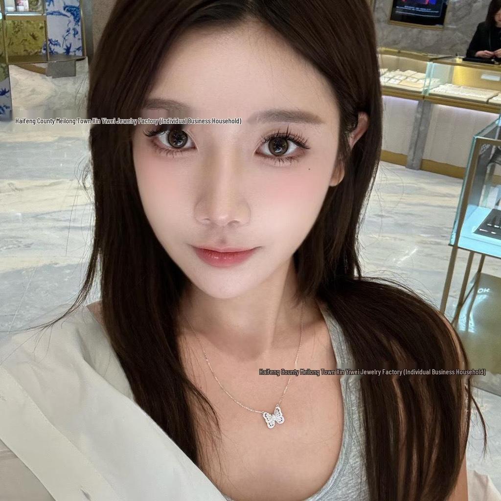 Hochwertige Gold-Schmetterling-Diamant-Halskette für Damen - Elegantes Hohl-Schlüsselbein-Design