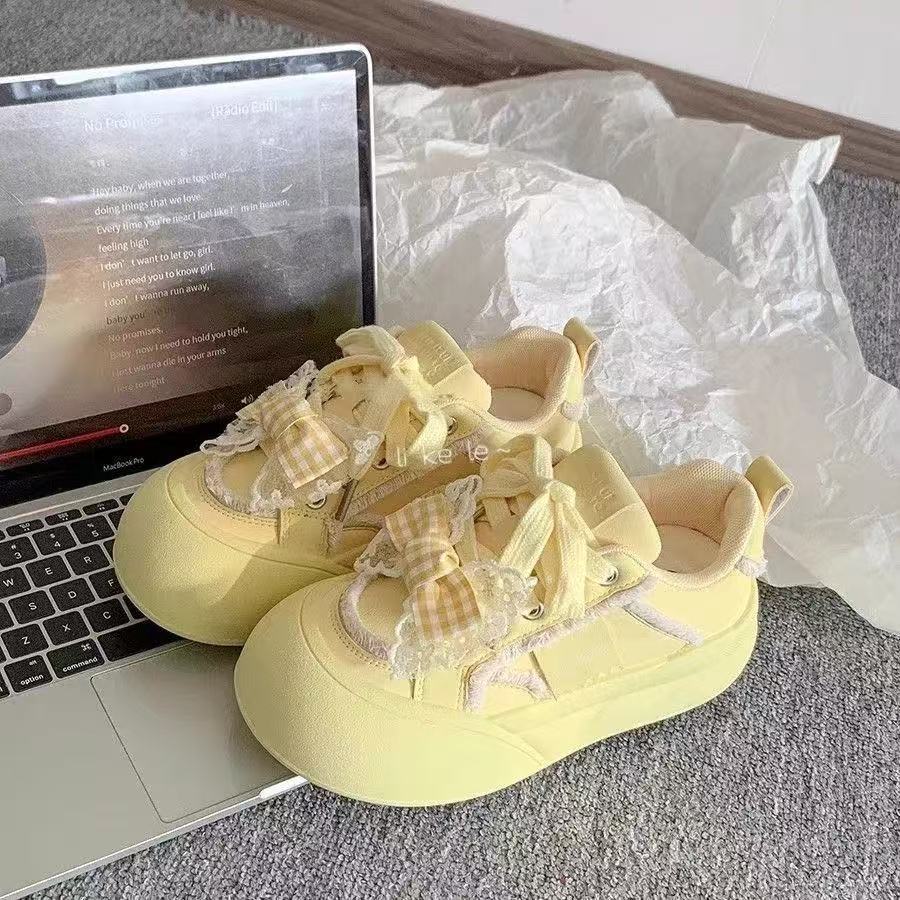 

Korean board shoes, new models in autumn, niche non-collision shoes, platform bread shoes 35【foot length 22.5cm】 жёлтый