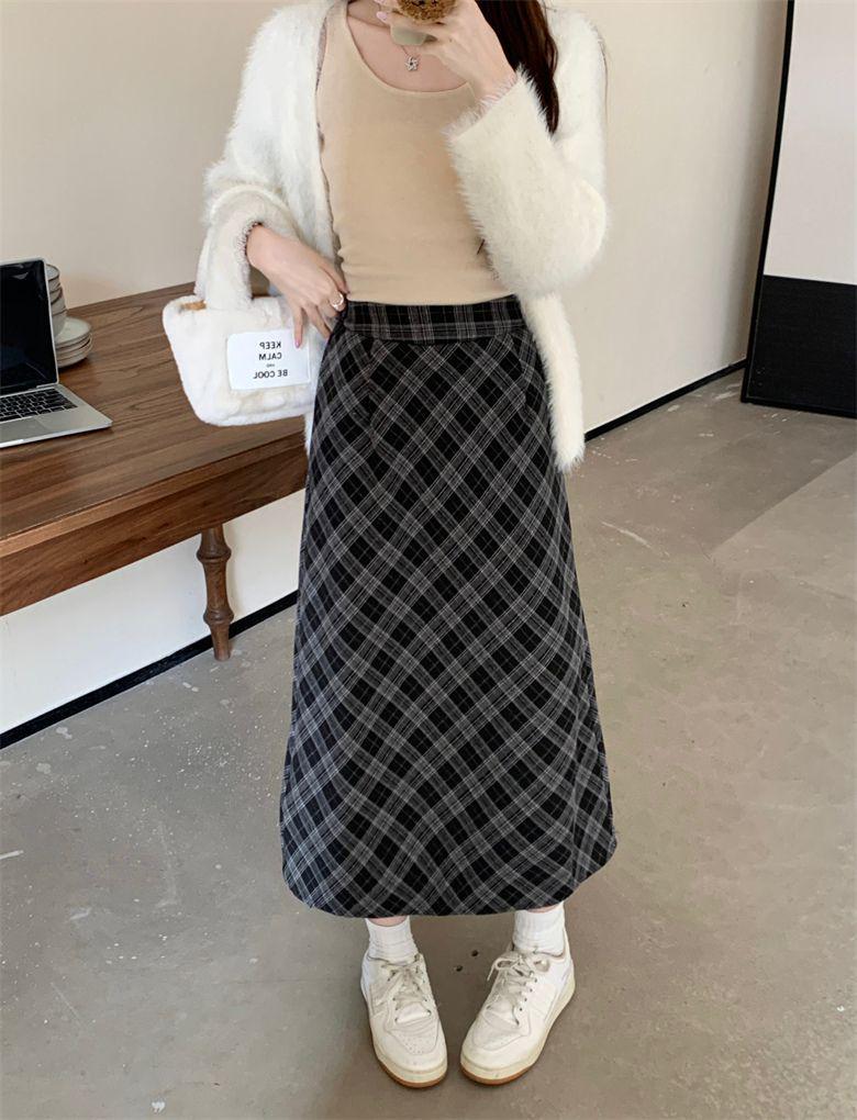 Retro Plaid Maillard Women's Slimming Velvet A-Line Skirt - Elegant Autumn/Winter Bodycon Style