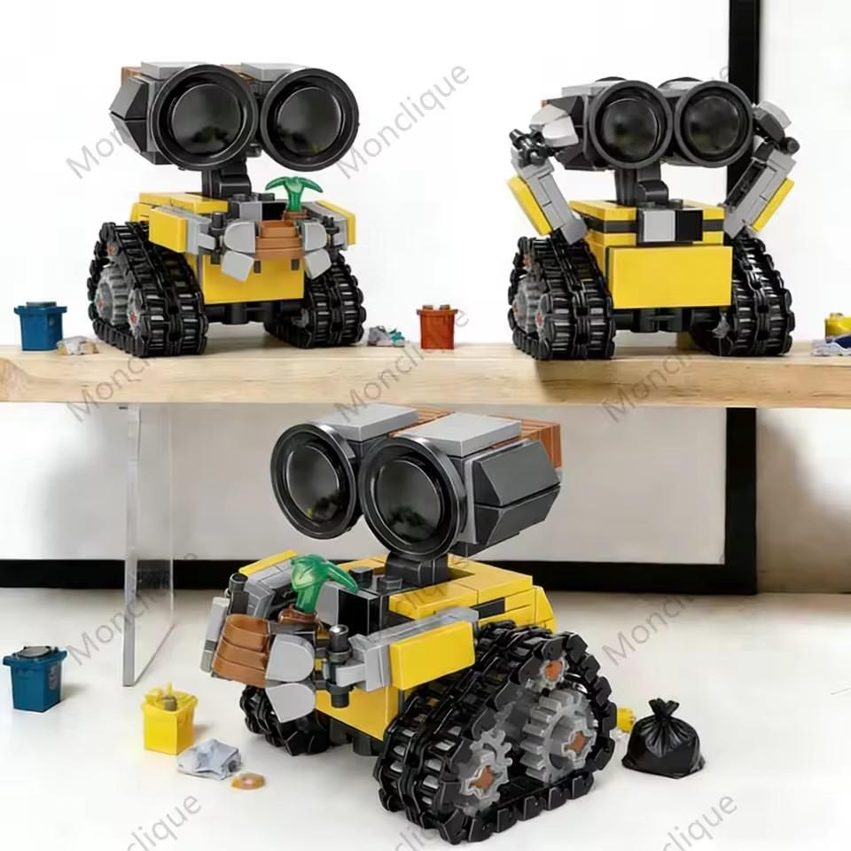 217Pcs Space Mini Robot Building Bricks Toys Tracked Bot Model Classic Movie Sci-Fi Blocks Dolls Friends Adult Gifts MOC and Kid Friendly Entertaining