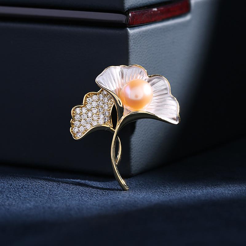 

Элегантный темперамент нишевый дизайн одежды женский кардиган анти-легкий фиксированный булавка Ран пресноводный жемчуг гинкго билоба брошь золотой