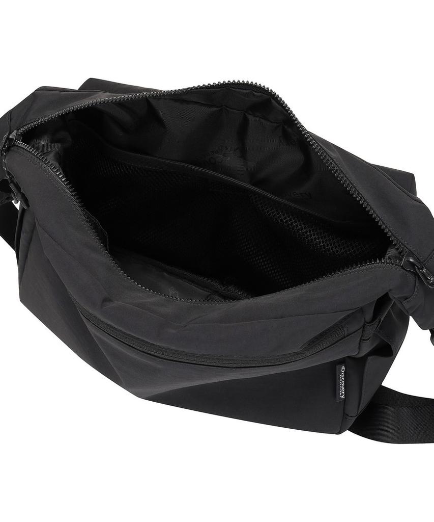Discovery Expedition Reflex Pocket Hobo Bag (Black)