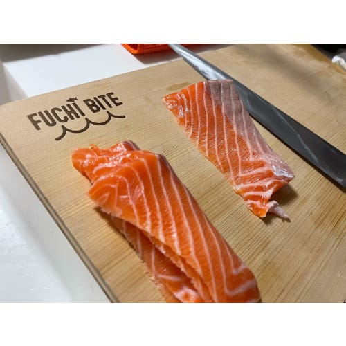 FUCHIBITE Aomori Hiba Cutting Board with Scale