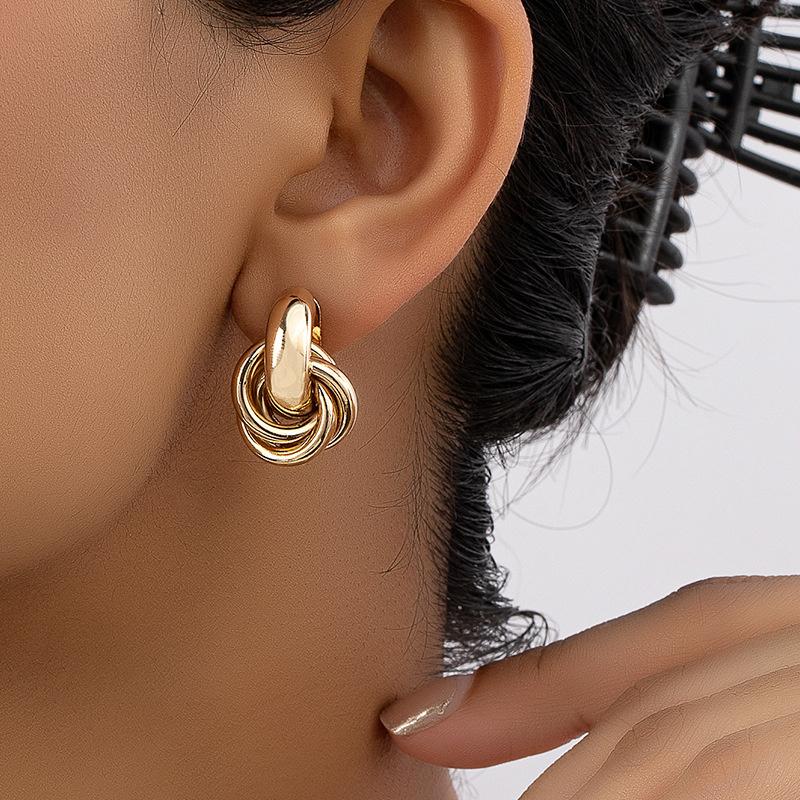 Gold Color Knot Hoop Earring For Women Shiny Plating Trendy Earring Stud Cute Daily Wear Jewelry Gift Wholesale