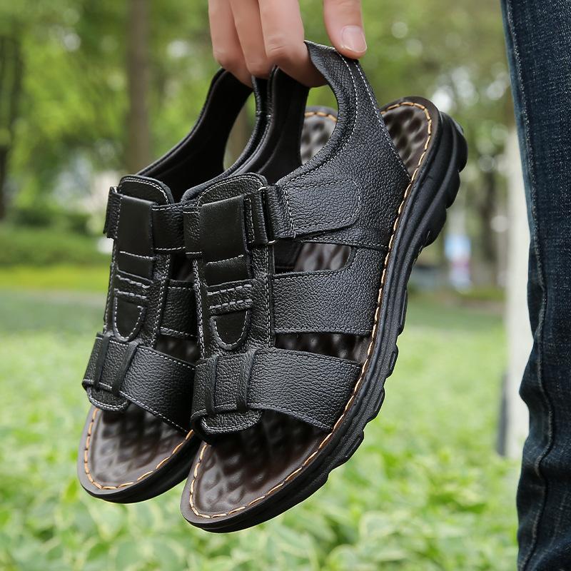 Sandals Genuine Leather 2025 Summer Comfortable and Versatile New Dad Breathable Cool Slippers Casual Versatile Soft-soled Beach Shoes