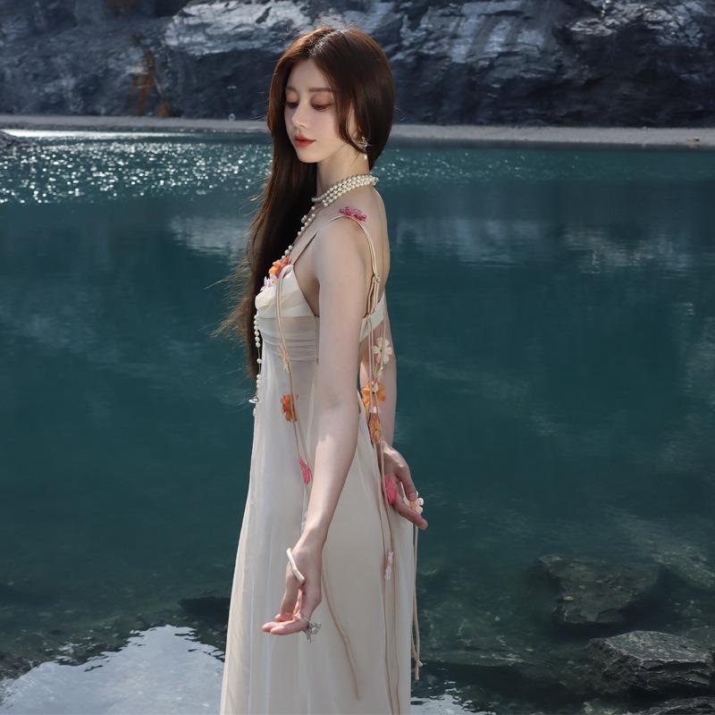 Looking At Flowers in The Fog, Acetic Acid Suspender Dress, Spring and Summer High-end Exquisite Vacation Fairy Gauze Skirt