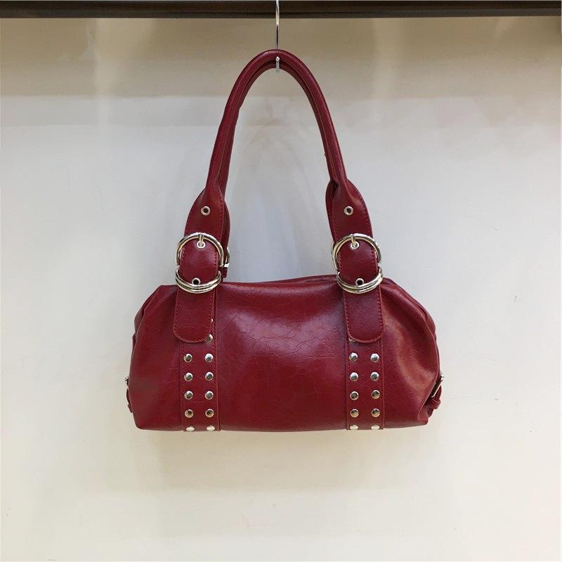 2025 Brand Design Vintage Rivet Larfe Capacity Leather Pillow Handbags Fashion Elegant Travel Armpit Bag Women Casual Tote Bag