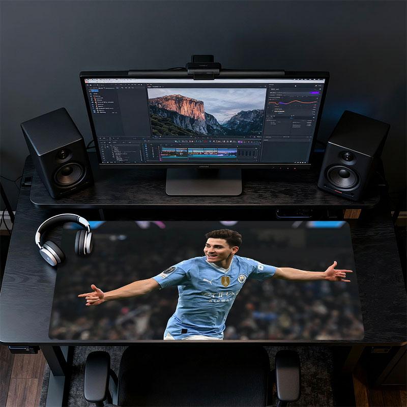 Julian Alvarez Mouse Pad, Large Gaming Desk Mat, Non-slip XXL Mousepad for Laptop & Tablet, Mini PC Playmat with Stitched Edges