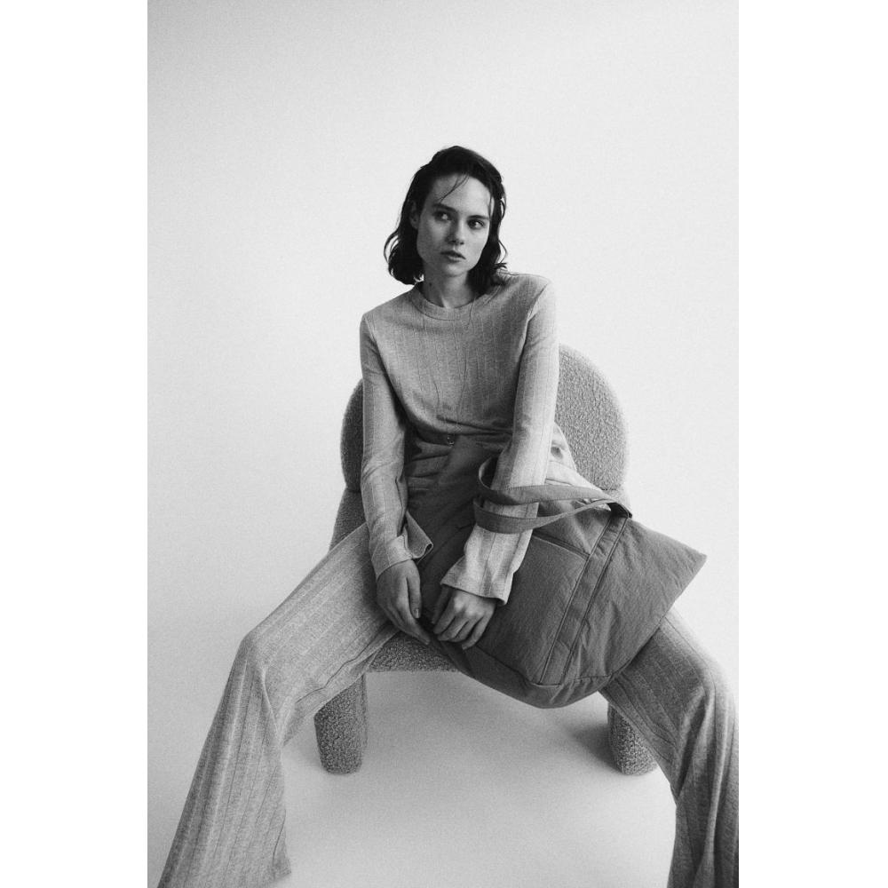 

Брюки вязки HM в рубчик светло-бежевые