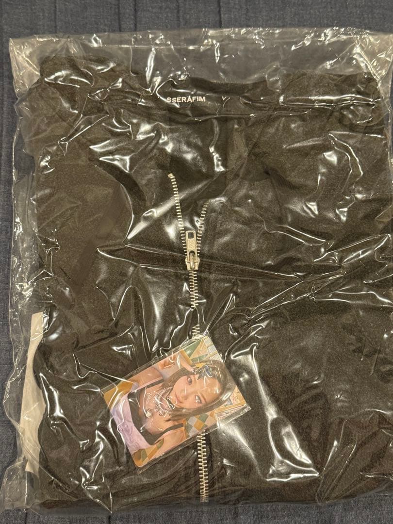 

[Б/У] Толстовка на молнии коллаборации LESSERAFIM GR8, размер XL