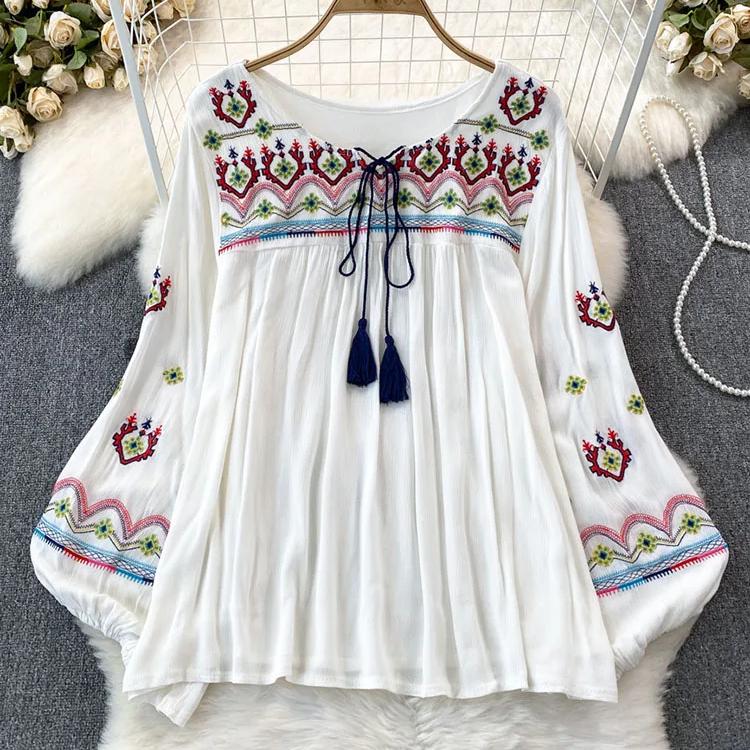 

Женская весенняя блузка с вышивкой, винтажный этнический фонарь с длинными рукавами и круглым вырезом, свободная хлопковая льняная рубашка, повседневный топ D5082 One Size белый