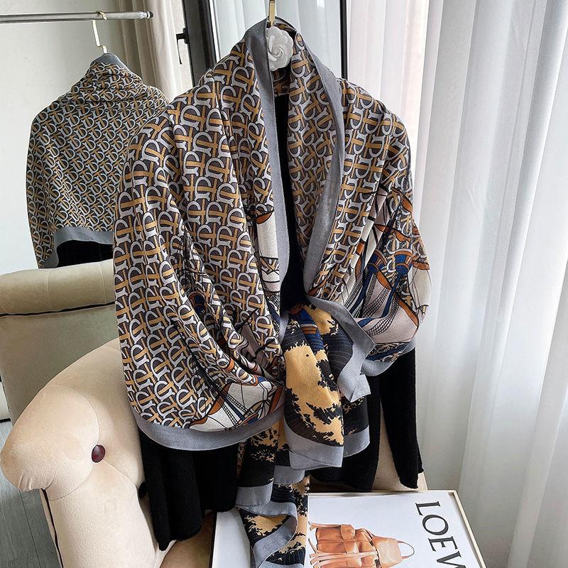 Luxury Brand Autumn and Winter Women New Style Fashion Color Matching Print Silk Scarf Lady Popular Headcloth Beach Shawl
