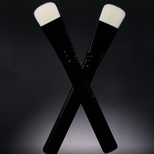 GLOWORKS Kill Pore Foundation Brush 1ea