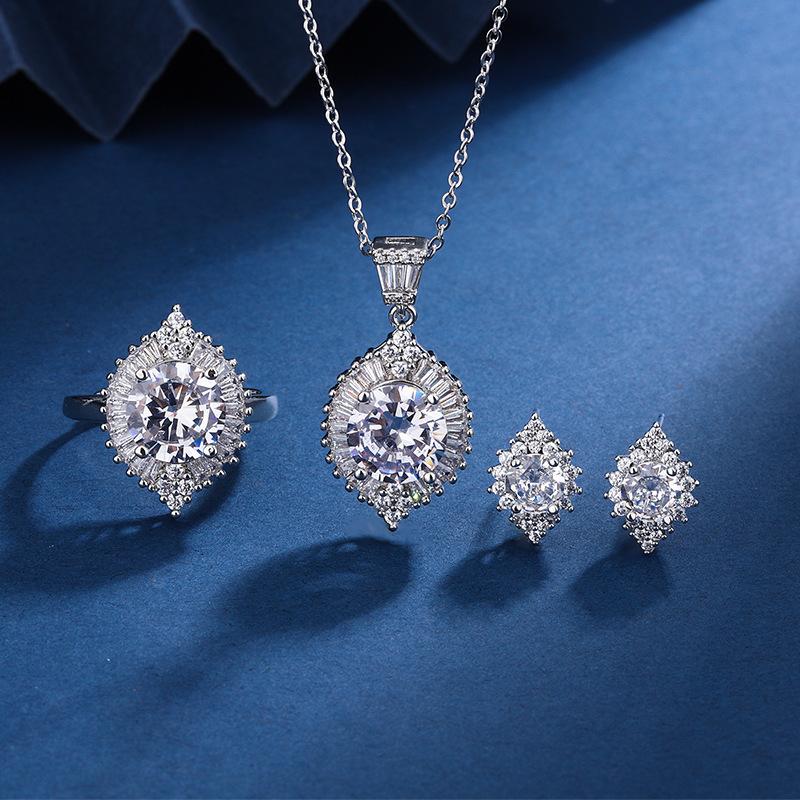 Three Piece Set of Minimalist Fashionable Elegant and Luxurious 4-carat Zircon Pendant Rings Earrings and Women's Luxury Jewelry