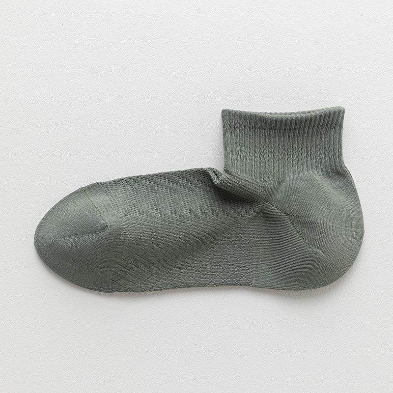 Men's Summer Thin Solid Color Sweat-absorbing and Odor-proof Short Socks Breathable Thin Mesh Business Short Socks for Men