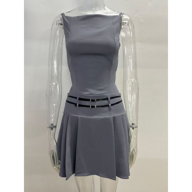 

Европейская и американская мода Сексуальное платье без спины Плиссированное короткое платье Без спины На бретелях Сексуальное платье As Shown in Pictures XL