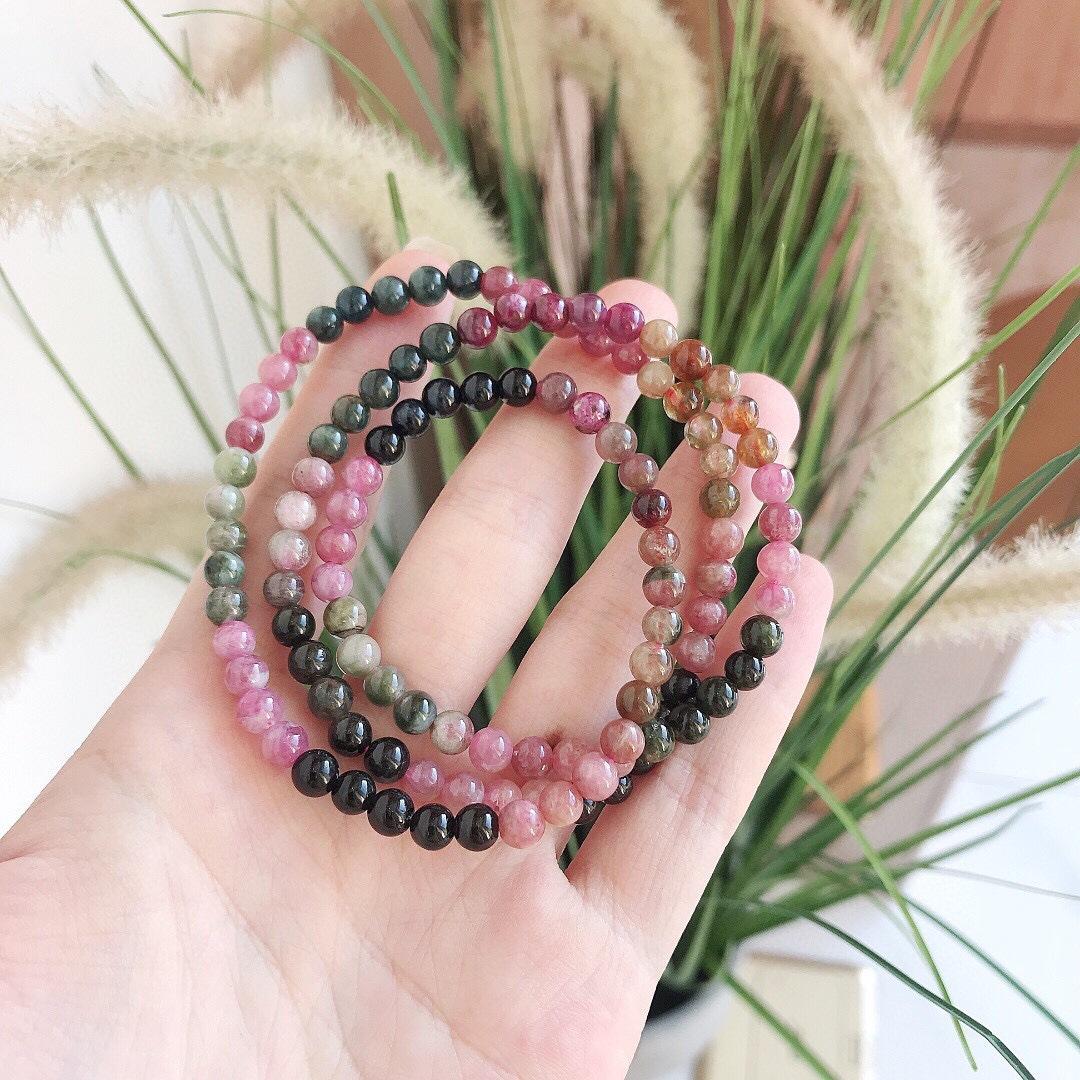 

Natural Three-Circle Small Bead Tourmaline Bracelet for Women, Fortune Crystal, Enhances Female Charm, Crystal Bracelet Three-ring minimalist des