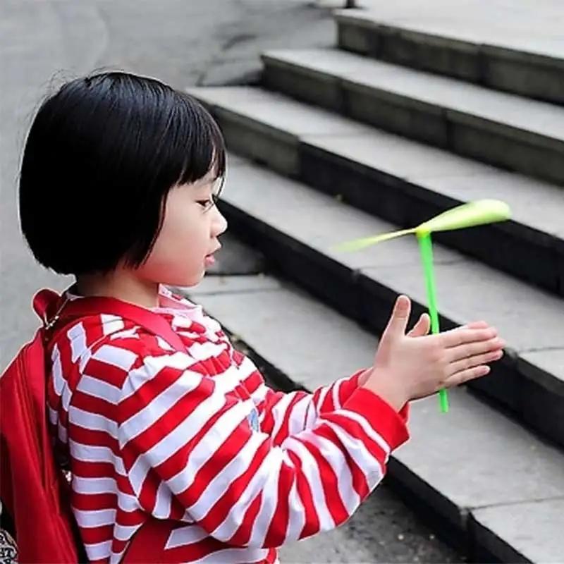 96Pcs Plastic Bamboo Dragonfly Shape Hand Push Flying Propeller Outdoor Sports Game Kids Toy Gift Rotating Flying Arrow Games
