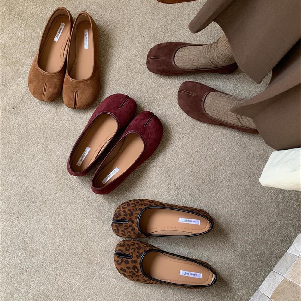 Fashion IPPEUM Velvet Tabi Shoes Women Mary Janes 2025 New Leopard Burgundy Ballet Flats 2