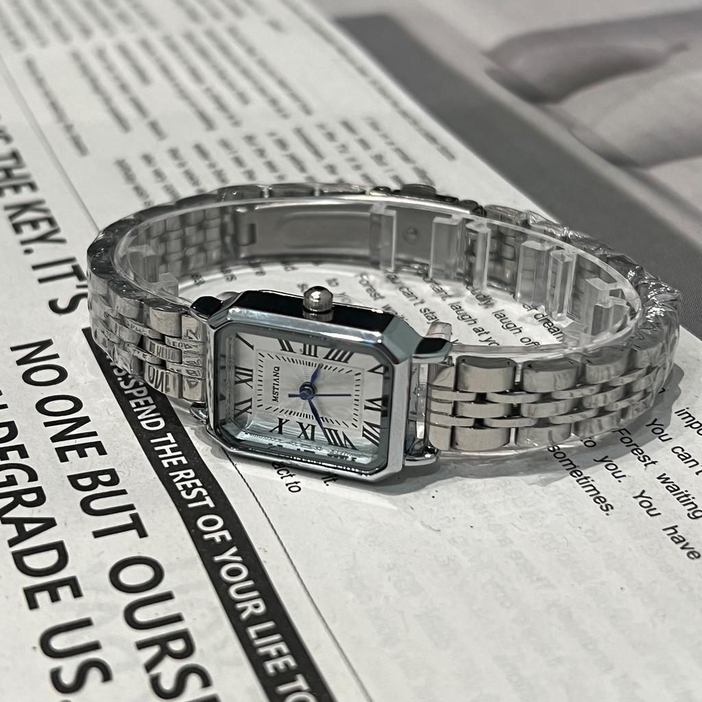 Relógio Feminino Leve Luxo Nicho Feminino Alto Valor Simples Estudante Quartzo Senso Avançado Presente de Aniversário