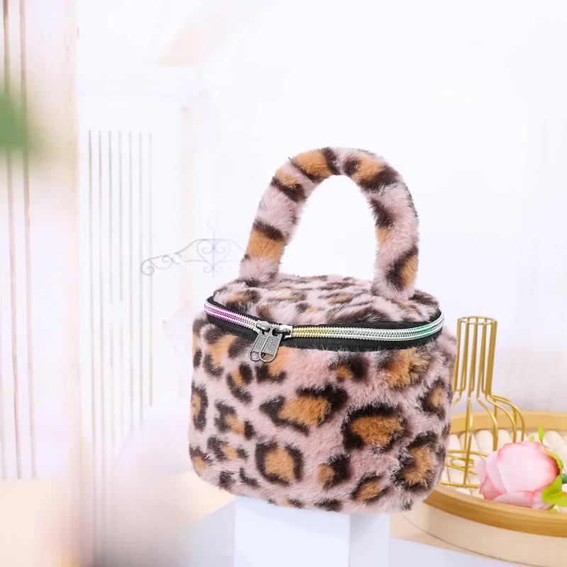 New Large Capacity Makeup Bag with Leopard Pattern High Beauty Makeup Bag Travel Cosmetics Storage Makeup Bag