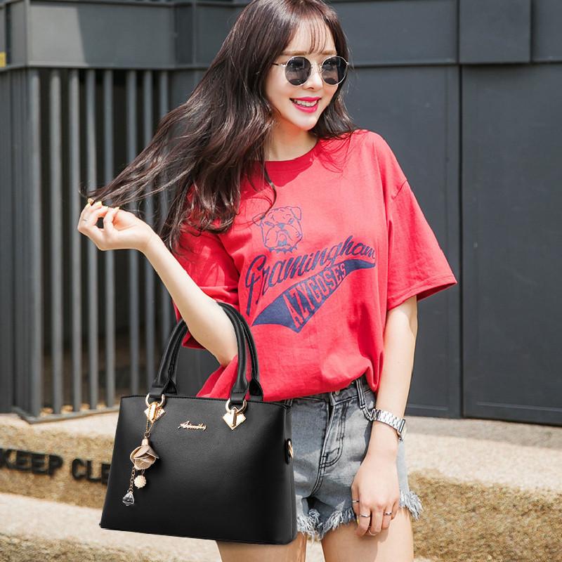 2023 Korean Style Fashion Handbag Bell Shoulder Bag Pu Material Large Size