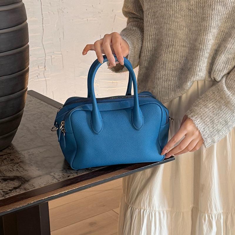 

Minimalist Solid Color Pillow Bag Women Boston Handbag Versatile Satchel With Detachable Strap Daily Commuter Crossbody Purse 23x12x17cm синий