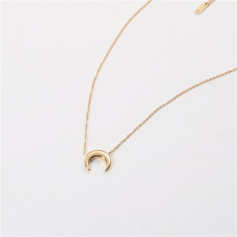 Elegant Crescent Moon Pendant Necklace - Minimalist Design for Women