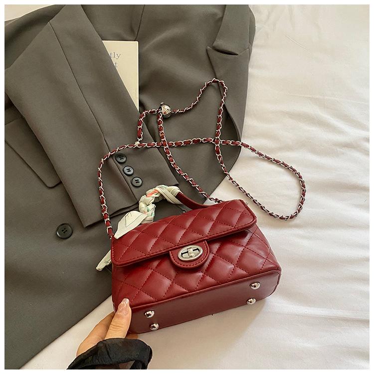 

Summer premium texture small square bag new diamond versatile chain portable messenger bag червоний
