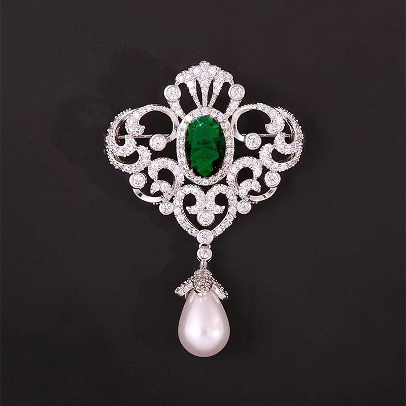 

Retro Court-style Emerald Hollowed-out Pendant Brooch, High-end Women s New Style Luxurious and Elegant Brooch серебряный/зелёный