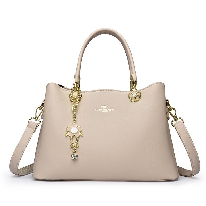 This Large-capacity Handbag Is A Stylish, Versatile and Niche Gift for Women