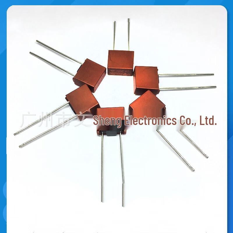 OLOEY Square Plastic-Sealed Fuse CN plug (adapter included)