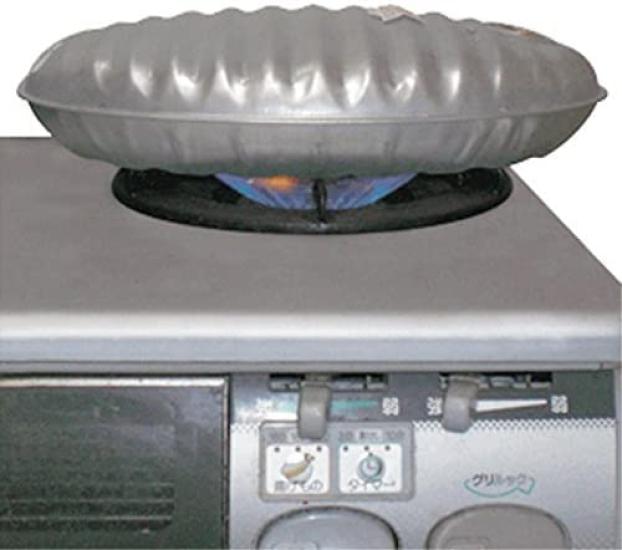 Hokuriku Doi Kogyo Galvanized Iron Hot Water Bottle with Heatable on IH and Direct Silver 2.6-inch Bag, Heat, Pressure-Adjusting Spout,