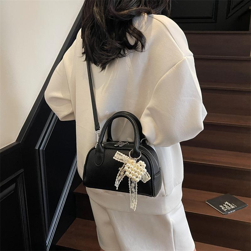 Niche Design Bag Women's New Summer Versatile Messenger Bag Casual Portable Pillow Bag